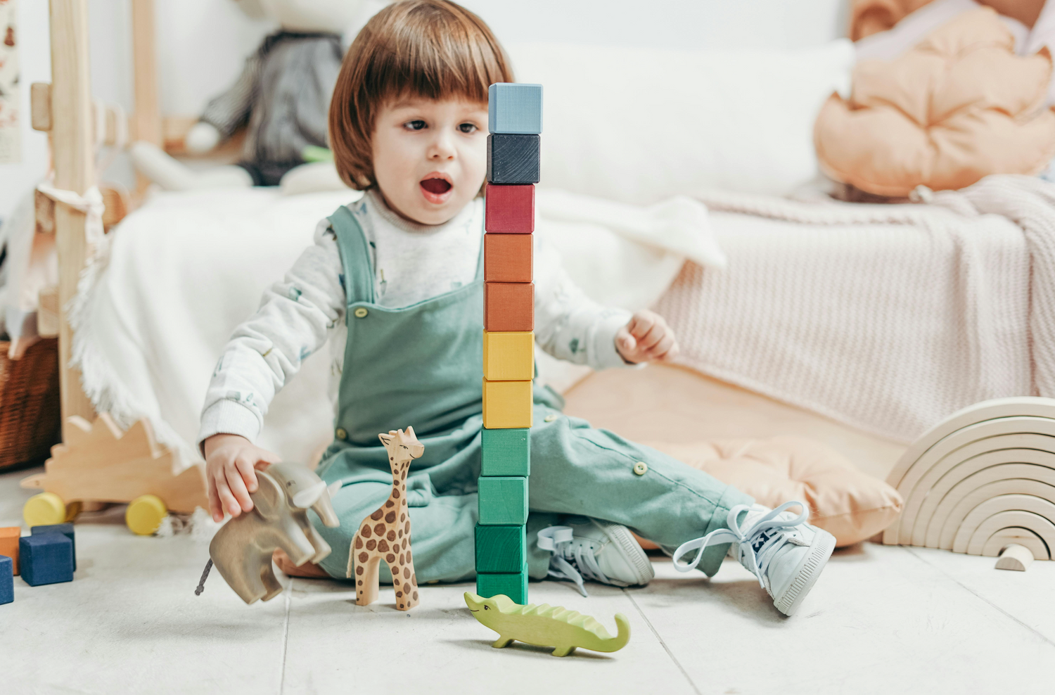 Des jouets Montessori adaptés à chaque âge pour progresser tout en s'amusant